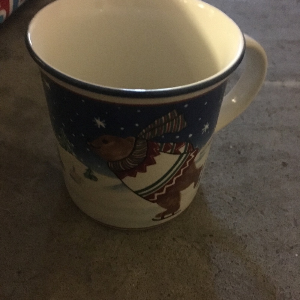 Mikasa Skating Bears 3 Piece Set - Picture 2 of 2